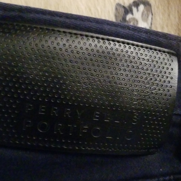 4 pairs of Perry Ellis Portfolio pants - Picture 3 of 5